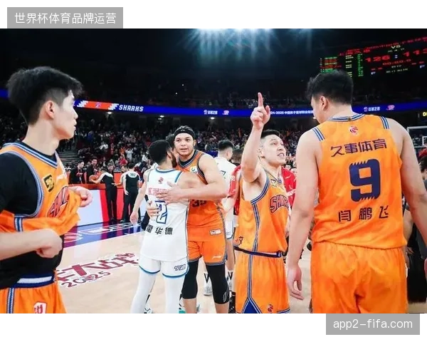 上海队常规赛表现强势，以38胜4负战绩锁定常规赛冠军直通八强